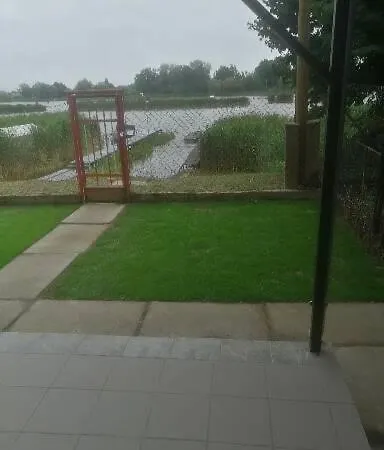 Steg Vendeghaz アパート Szigetszentmárton