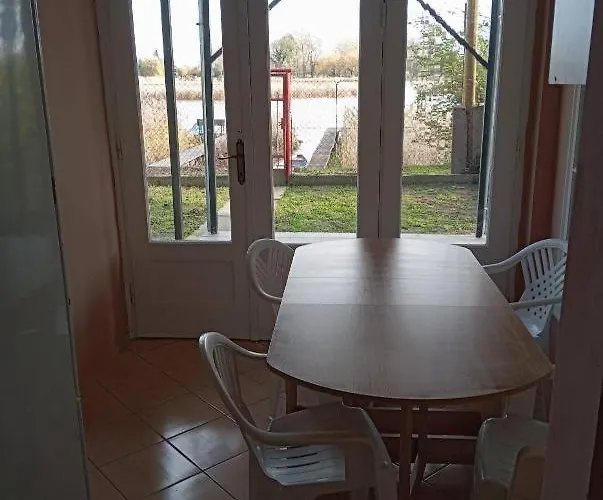 Steg Vendeghaz Apartment Szigetszentmarton